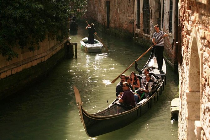 Gondola Ride and St Mark's Basilica Tour - The gap between basilica and gondola: how to use your extra time