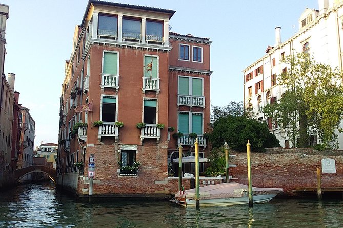 Grand Canal boat tour and Murano glass experience with Hotel pick up - Price and value for a group of up to 10