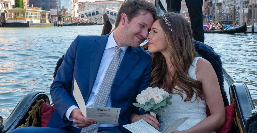 Grand Canal: Renew Your Wedding Vows on a Venetian Gondola - The Saint Mark’s Square Area, and the Calm of a Small Group
