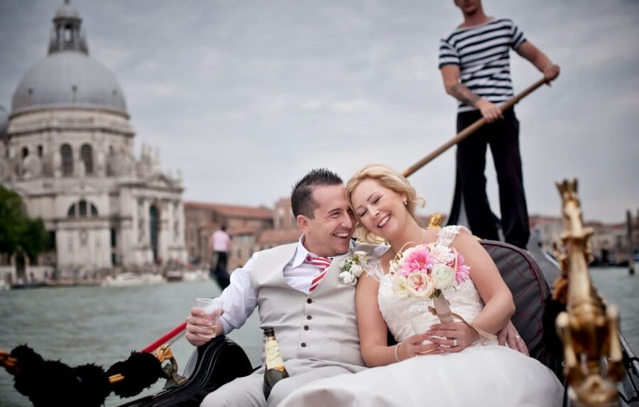 Grand Canal: Renew Your Wedding Vows on a Venetian Gondola - Grand Canal Gondola Ride: Big Views, Then Quieter Canals for the Vows