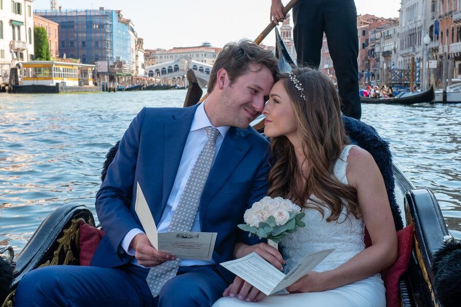 Grand Canal: Renew Your Wedding Vows on a Venetian Gondola - Meeting Point at Calle Larga S. Marco, Then Santa Maria del Giglio