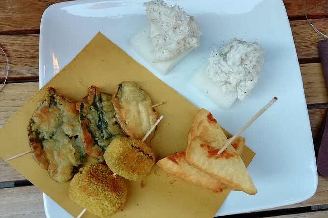 Guided Small Group Kickstart Food Tour of Venice - Bacari hopping with a local guide named Federica