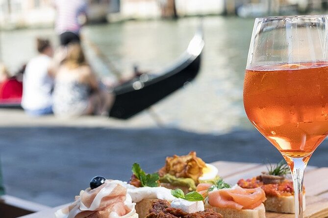Guided Small Group Kickstart Food Tour of Venice - Rialto market tastings: what a local food scene lesson feels like