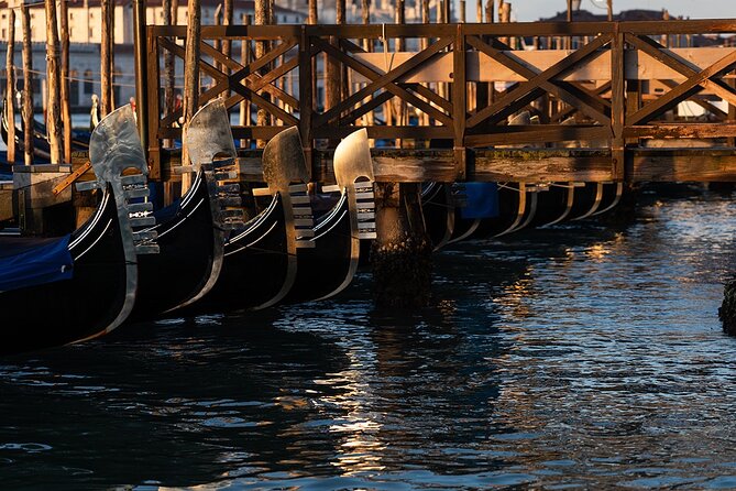Hidden Venice Photo Tour with your phone! - Logistics That Matter: Duration, Private Format, and Meeting Back at the Start
