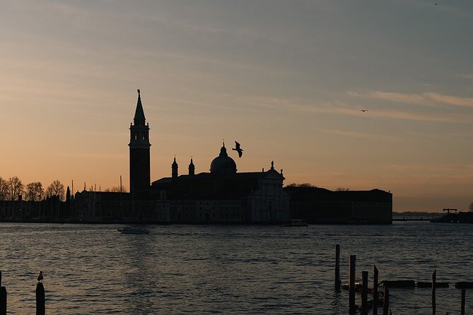 Hidden Venice Photo Tour with your phone! - The 40-Minute Focus in Piazza San Marco: Light, Frames, Reflections