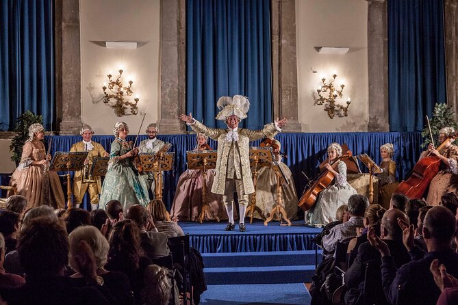 I Musici Veneziani New Year's Concert in Venice - Getting good seats: arrive early or you’ll lose the visual payoff