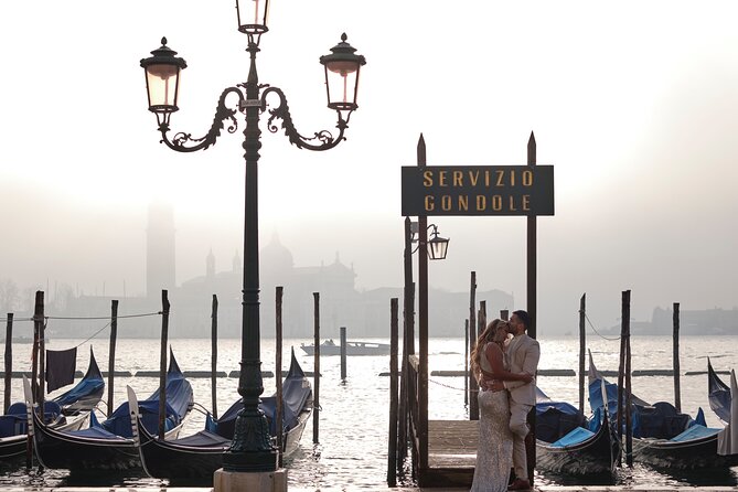 Iconic Photos and Adventure in Venice - Santa Croce in the Spotlight, Without the Usual Crowd Trap