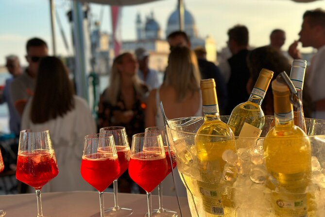 Lagoon Light Lunch Tour at 12:00 in Venice - The Light Lunch at Sea: Caprese, Cold Veg Couscous, Dessert