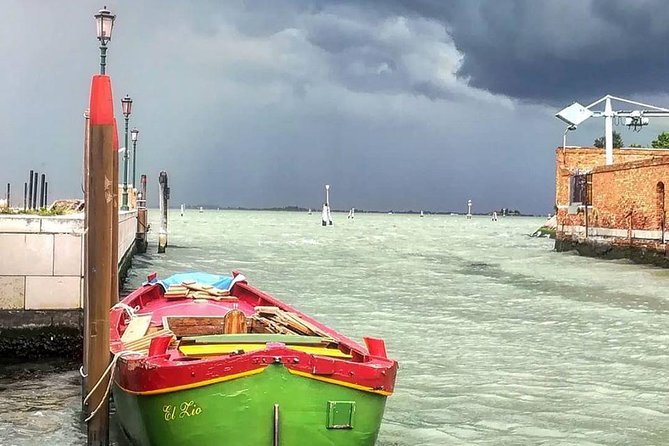 Learn to Row in the Venice Canals - The Boat Lesson, the Photos, and the “How Did They Do That” Moments
