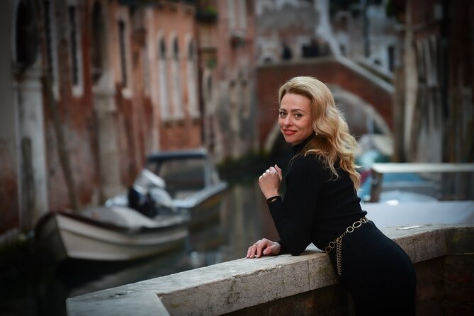 Luxurious Photoshoot in Venice - On-location direction so you do not freeze in front of the camera