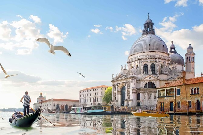 Magical Gondola Journey: Explore Venice's Grand Canal in Style! - Shared gondola logistics, what you can control