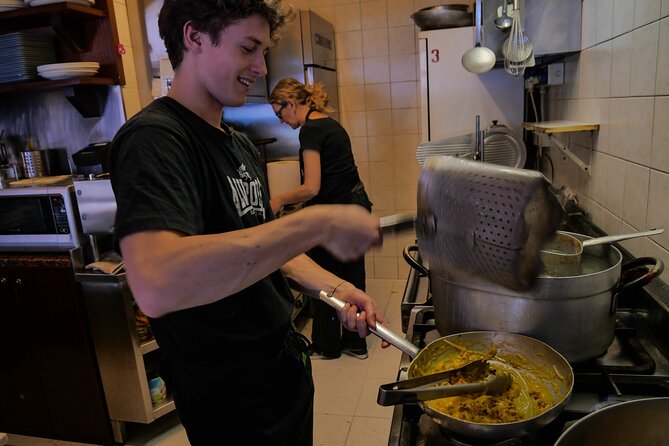 Make Pasta Carbonara from Scratch in a Jazz Club in Venice - Timing and meeting spot: a 4:00 pm start that fits an evening plan