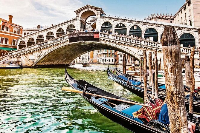 Morning Magic: Venice City Walk and Gondola Tour - Shared gondola along the Grand Canal: what you actually get for your money