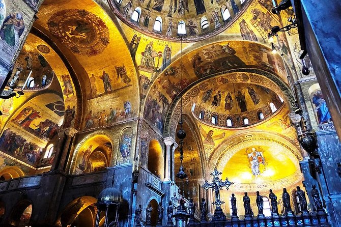 Morning Venice Walking Tour plus St Mark's Basilica Guided Visit - St. Mark’s Square, Santa Maria Formosa, and the street maze logic