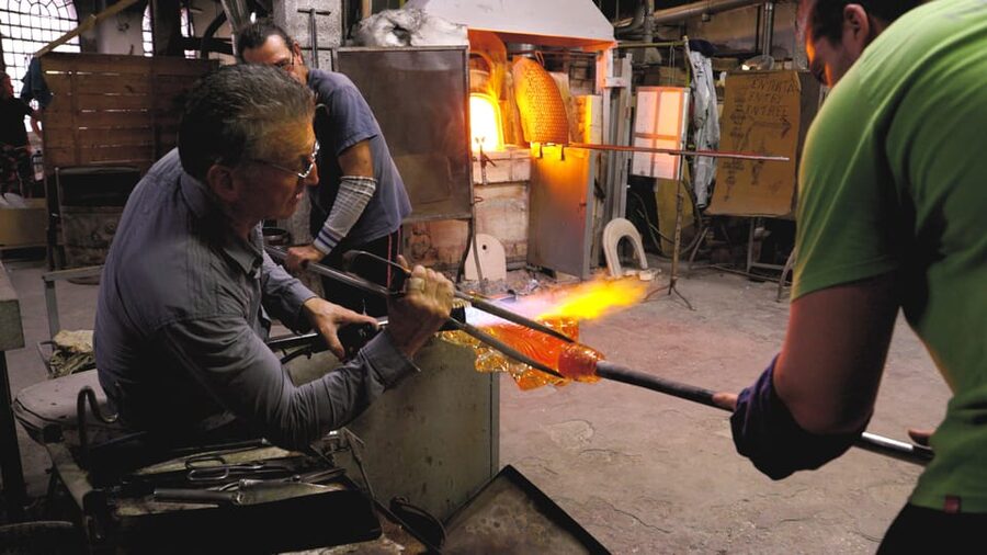 Murano: Glass Blowing Demonstration and Artistic Glass Gift - Entering Gino Mazzuccato in a former monastery with lagoon views