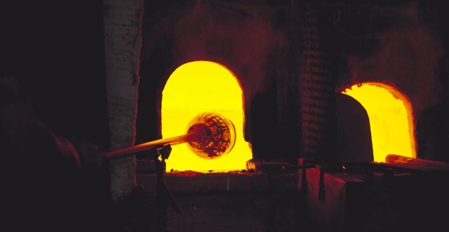 Murano: Glass Blowing Demonstration and Artistic Glass Gift - What you actually see: blowing and sculpting techniques in real time