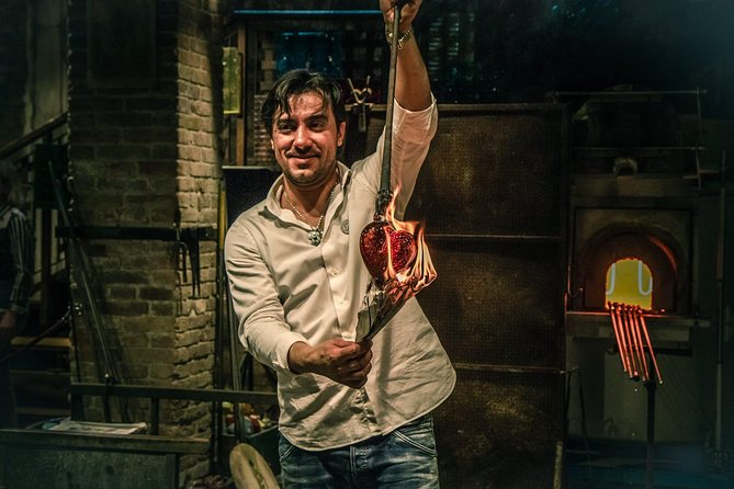 Murano Glass Blowing Demonstration - The Glass Cathedral - Value check: $16.94 for Murano glass blowing, is it fair?