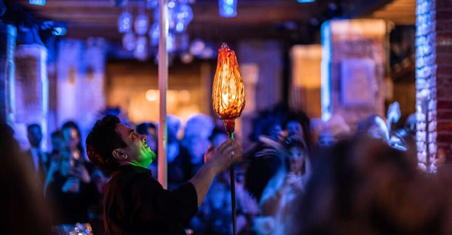 Murano: Glass Blowing Demonstration with Optional Drinks - The glass masters at work: what you will likely see happen