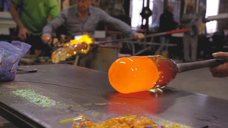 Murano: Glass Blowing Experience at Gino Mazzuccato Factory - Showroom time: buying Murano glass and shipping it home