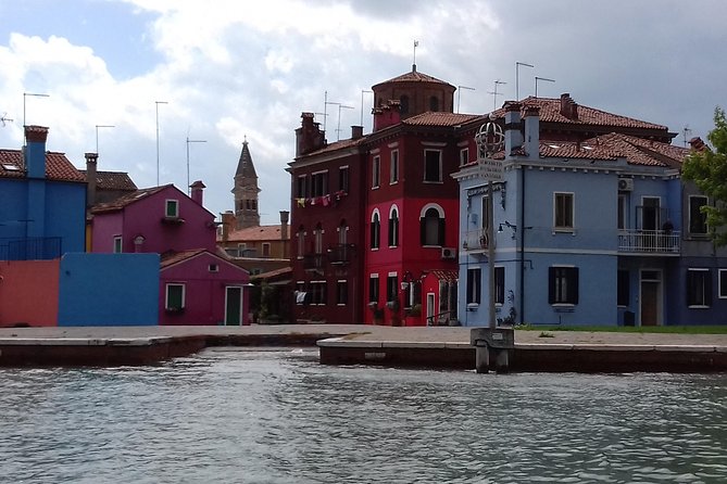 Murano Glass Experience With a Visit to a Burano Lace Island - Murano walking tour: Santi Maria e Donato and island breathing room