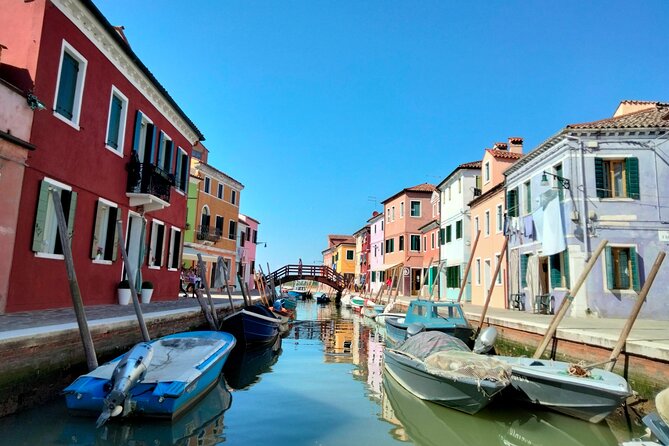 Murano Glass Experience With a Visit to a Burano Lace Island - From the meeting point to the lagoon: what the private boat adds