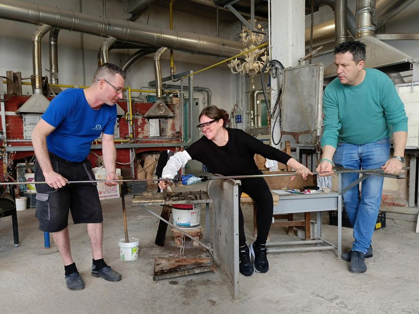 Murano: make your item with a glass master and take it home - The showroom stop, and how shopping fits the experience