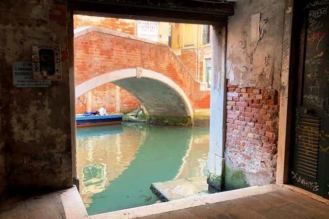 One-Day Venice: Skip-the-Line St. Mark’s Basilica, Walk & Gondola - The Grand Canal orientation: inverted S, then gondola later
