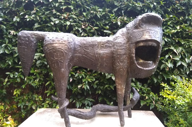 Peggy Guggenheim collection Venice private tour - Temporary exhibitions included, so the visit feels alive