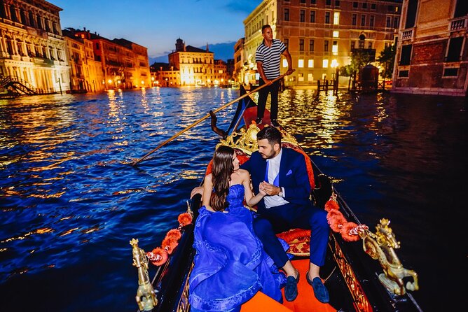 Photo shoot in Venice - The €5 Venice Access Fee: When It Applies to Day Visitors