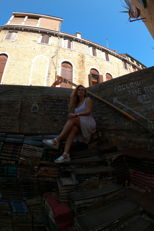 Photo with a professional photographer in Venice - Cost and value: what $59 per person buys you