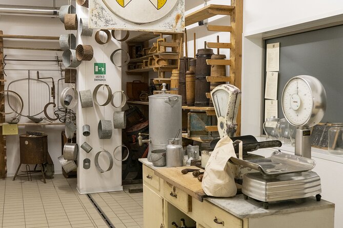 Premium Cheeses and Gins Tour in the Prosecco hills. Full lunch! - Conegliano Micro-Distillery Gin and Spirits: Production Secrets, Then Tasting