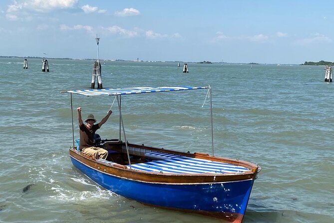 Private boat tour to the islands of Venice - Murano: The Furnace Visit and Watching Glassmakers Work
