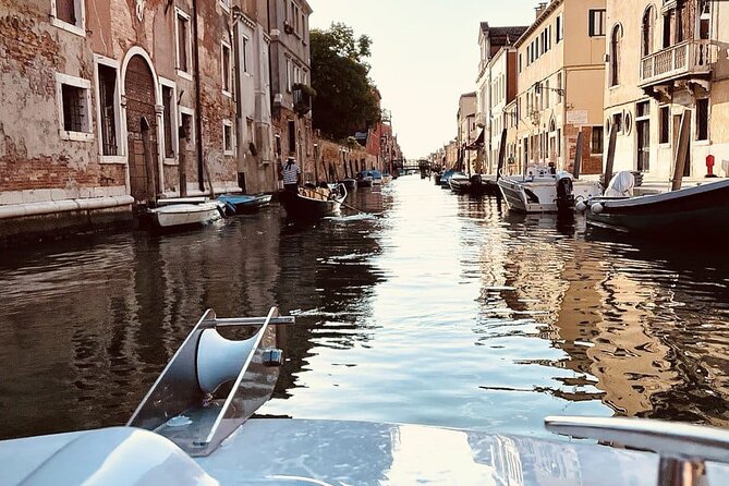 Private Boat Tour with Skipper Sailing the Lagoon of Venice Italy - Why this private Venice Lagoon boat ride is such a good idea