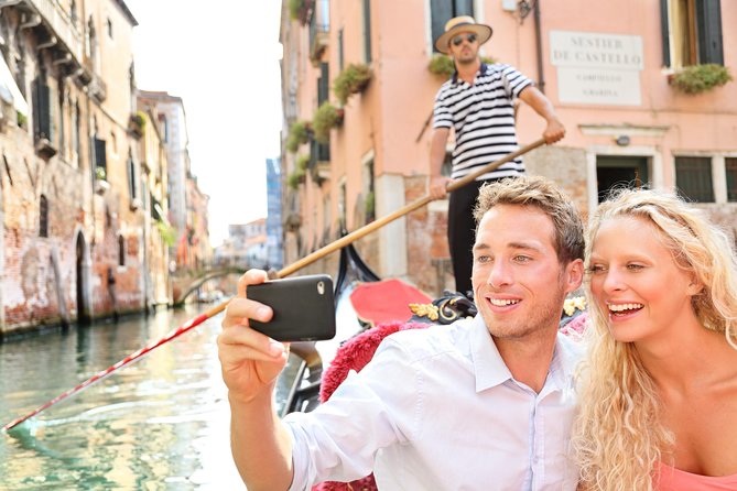 Private Crafted Gondola Ride on the Grand Canal - Ai Choristi by La Fenice: what to expect from the meal portion