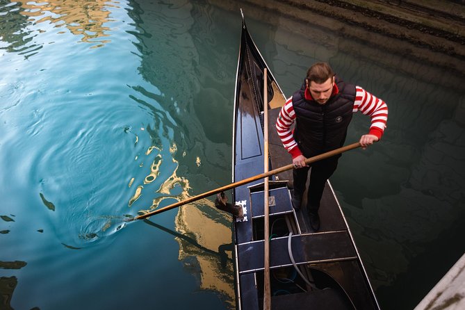 Private Crafted Gondola Ride on the Grand Canal - St. Mark’s departure, meeting point headaches, and how to make it smooth