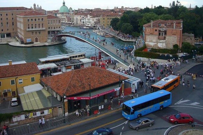 Private Departure Transfer: Venice Hotels to Venice Train or Bus Station - The ride itself: private, air-conditioned, and surprisingly relaxing