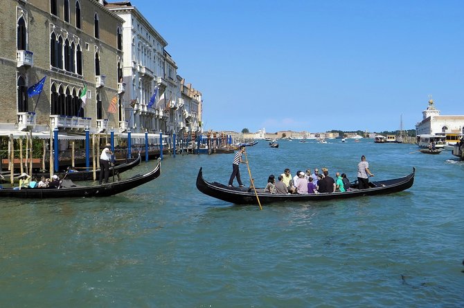 Private Gondola Serenade with Music - Timing, confirmations, and Venice day-traveler fees