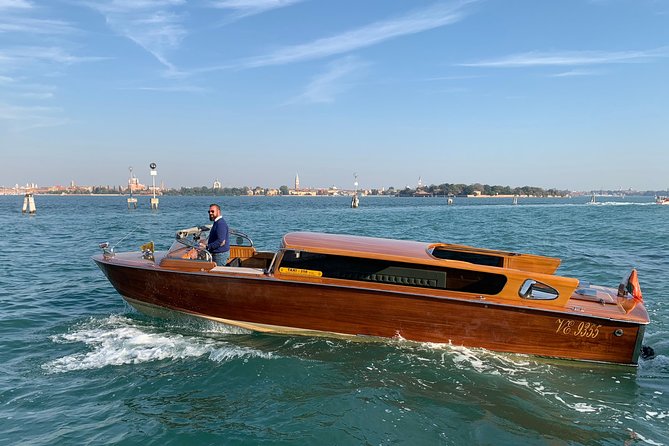 Private Grand Canal Boat Tour , Murano and Burano 6 hours - Burano: color, lace, and the feeling of getting time back