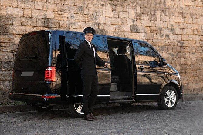 Private One-way Airport Transfer Venice Airport to Venice - The Ride Itself: Climate-Controlled Comfort and Private Party Benefits