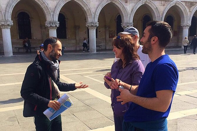 Private or Semi Doge's Palace & Saint Mark's Basilica Guided Tour - Bridge of Sighs: a short stop with a big payoff