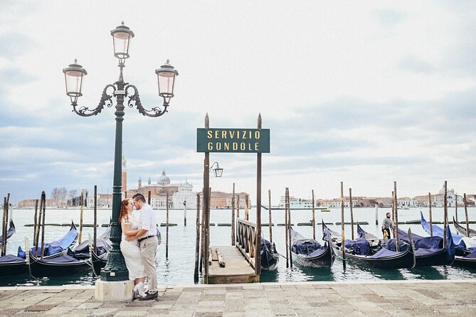 Private Photo Shoot in Venice with Gondola Ride Included - Key highlights