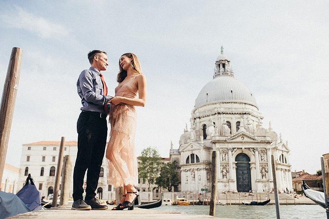 Private Photo Shoot in Venice with Gondola Ride Included - How Enzo Keeps This From Feeling Awkward