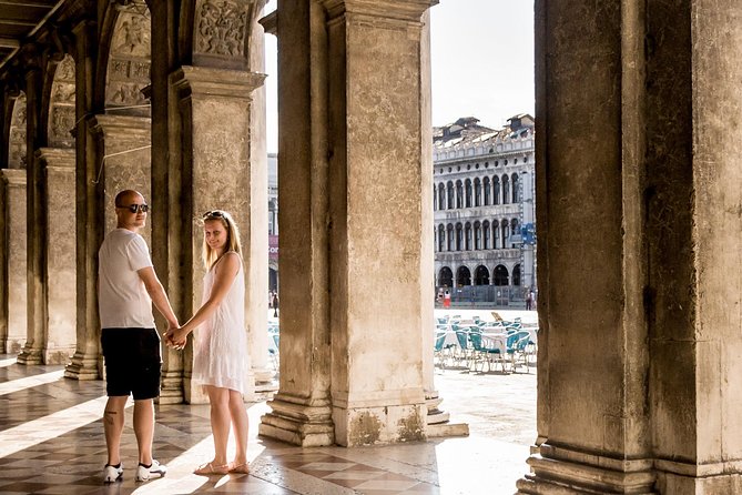 Private Photo Shoot & walking tour - Piazza San Marco kickoff: a smart way to begin