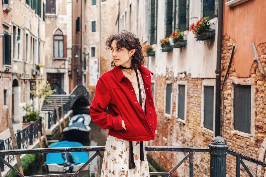 Private Photoshoot of Your Gondola Ride in Venice - Working With Your Photographer to Get Photos You’ll Actually Use