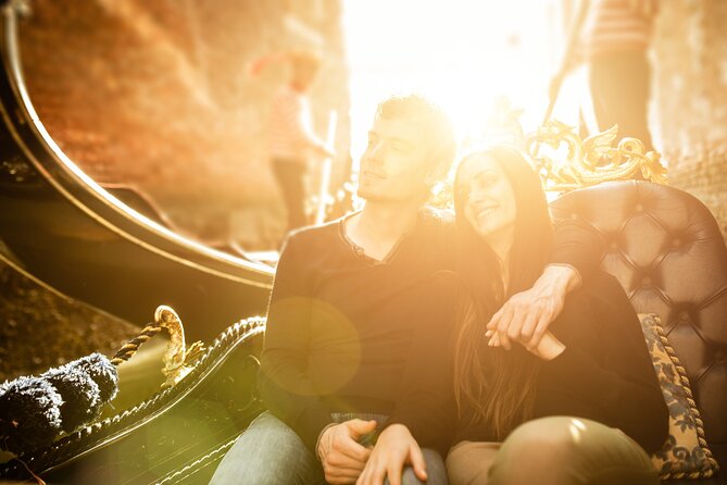Private Photoshoot on Personal Gondola in Venice - Value check: is $348.76 per group worth it