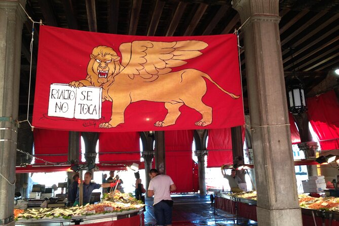 Private Secret Venice Tour; Rialto Market, San Polo & Food and Wine tasting - San Polo’s secret corners: old settlement, market power, and Carampane context