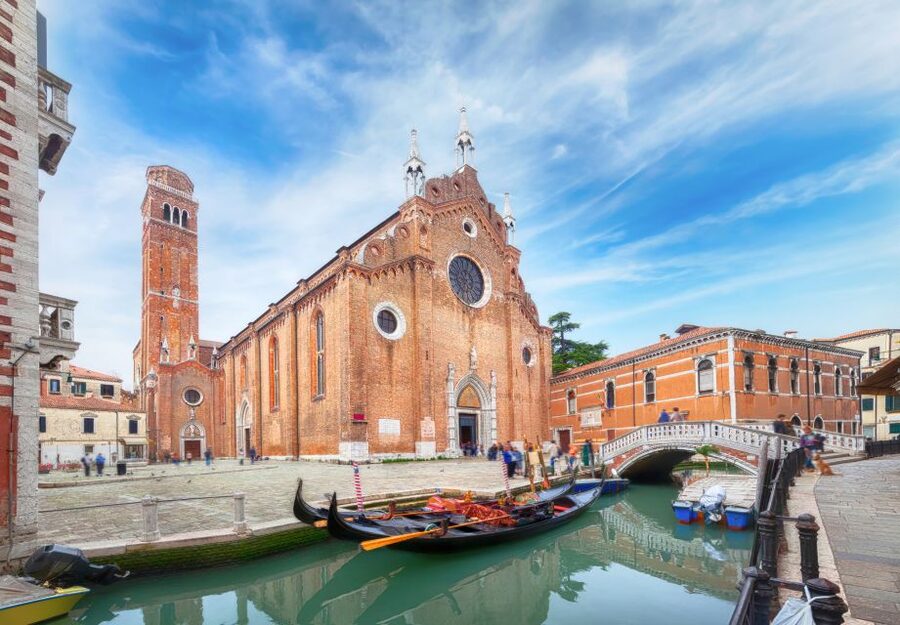 Private tour Rialto area and Frari Church 2-Hour Tour - Why starting at Rialto Bridge sets you up for Venice