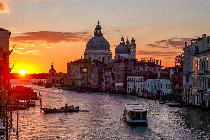 Private Tour: Venice Grand Canal Evening Boat Tour - 1 hour versus 2 hours, and how to choose before or after 6pm