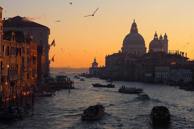 Private Tour: Venice Grand Canal Evening Boat Tour - Meeting at San Marco Giardinetti: how to avoid a late start in a crowded area