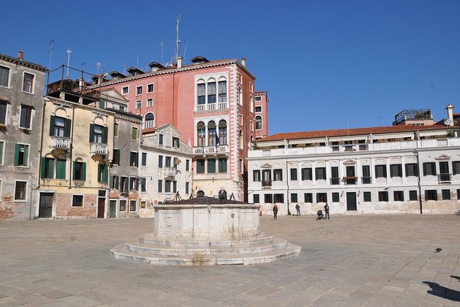 Private Tour: Venice Rialto Market, San Polo and Frari Church Walking Tour - Private guidance that adapts, even when Venice throws you curveballs